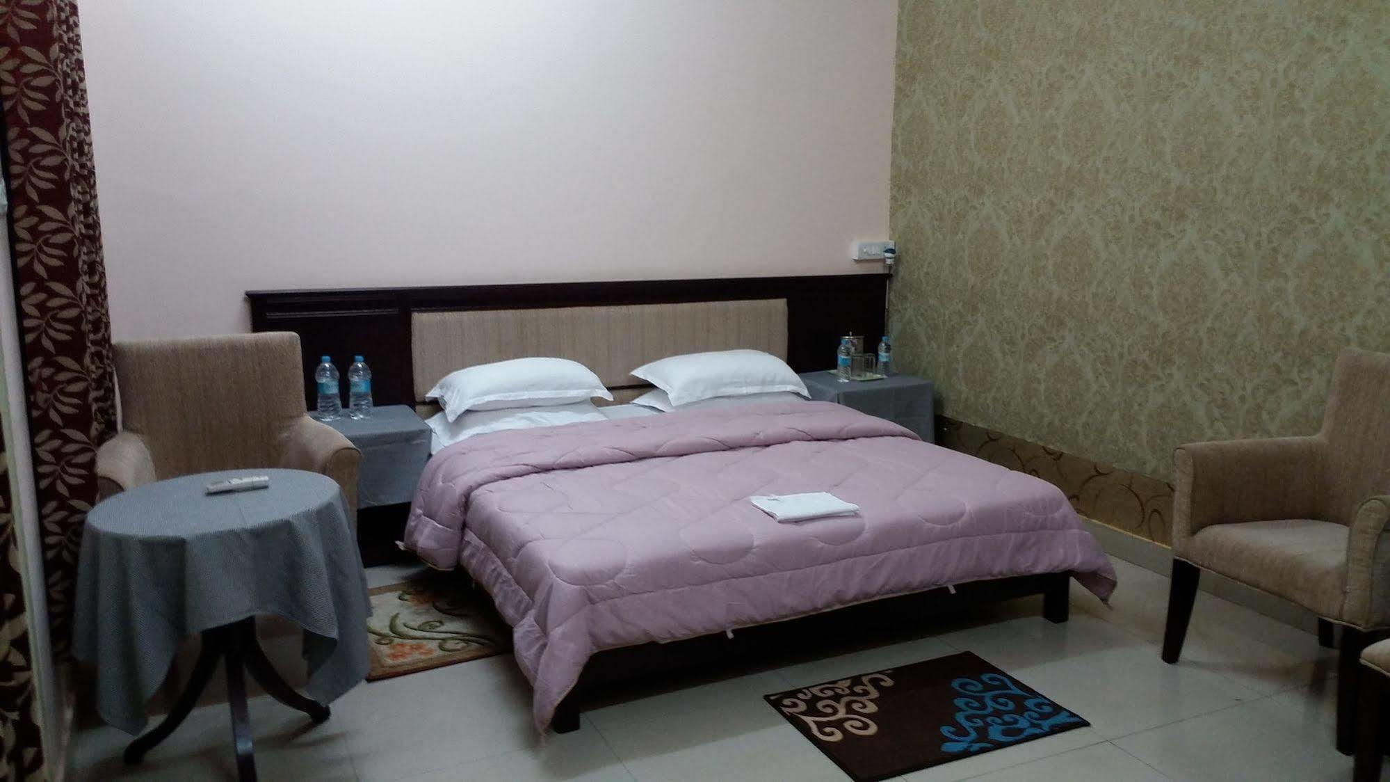 Kstdc Hotel Mayura Yatrinivas Mysore Exterior photo